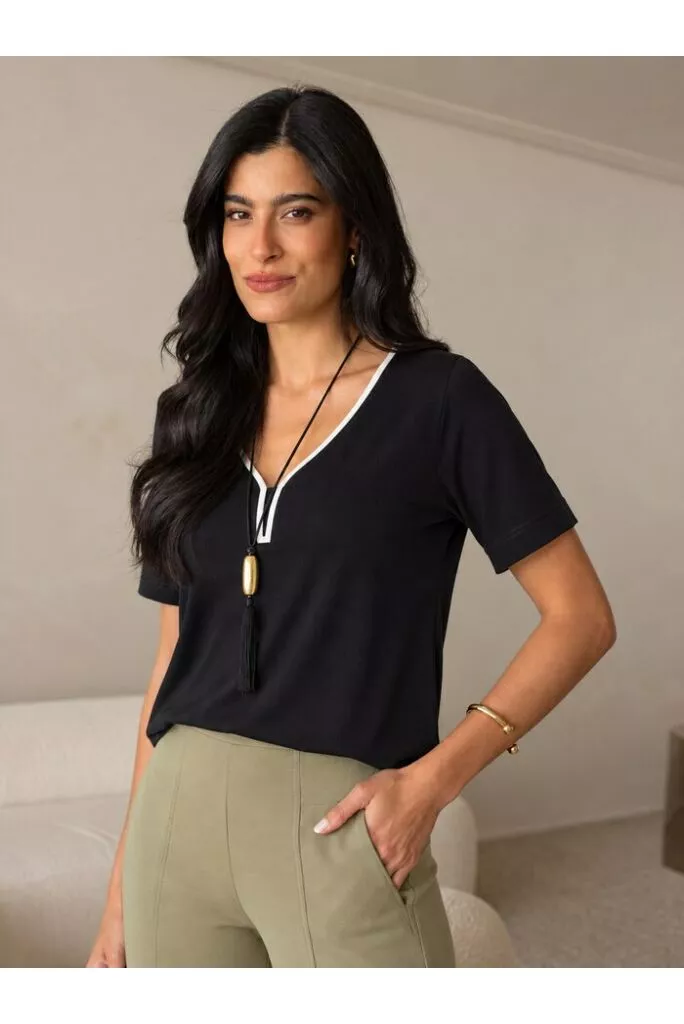 Blusa Moniele em malha preta 1