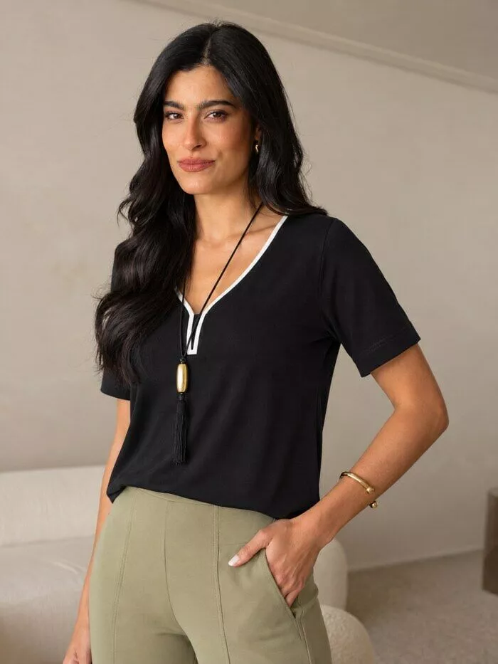 Blusa Moniele em malha preta 1