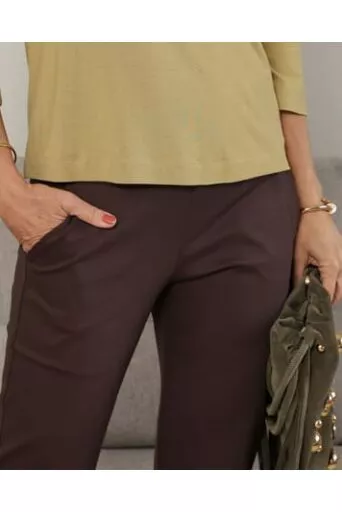Calça Elis Feminina Malha Estruturada cor Cacau 1