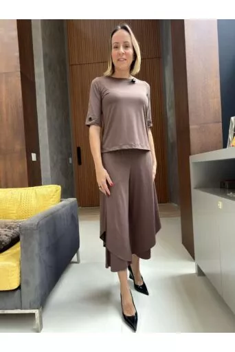 Calça Izabel Pantacourt em malha fria marrom 1
