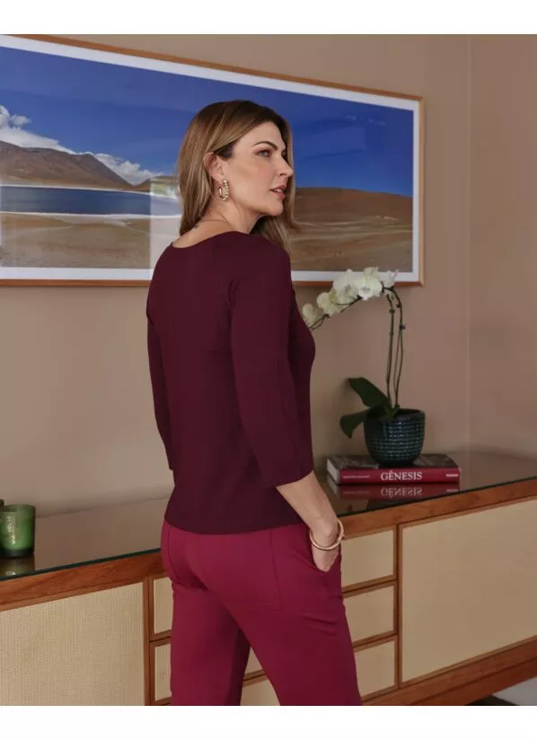 Blusa Mônica Bordô com Botões Dourados 3