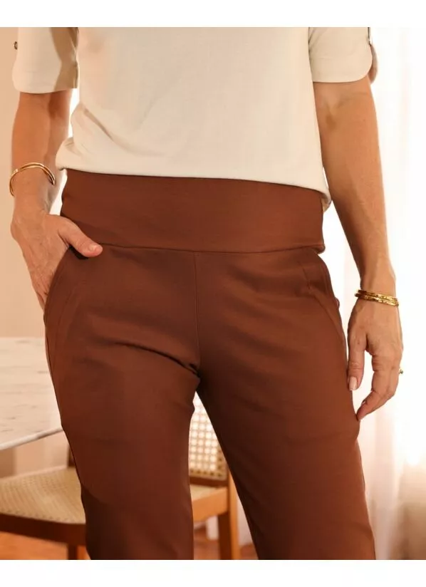 Calça Elis Feminina Malha Estruturada Marrom 3